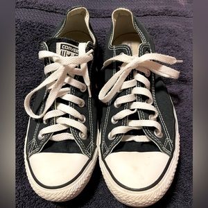 Women's size 8 Converse